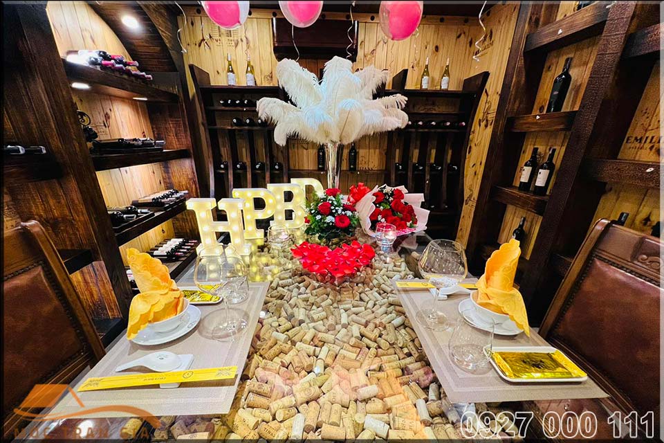 Nhà hàng hầm rượu Cheer House