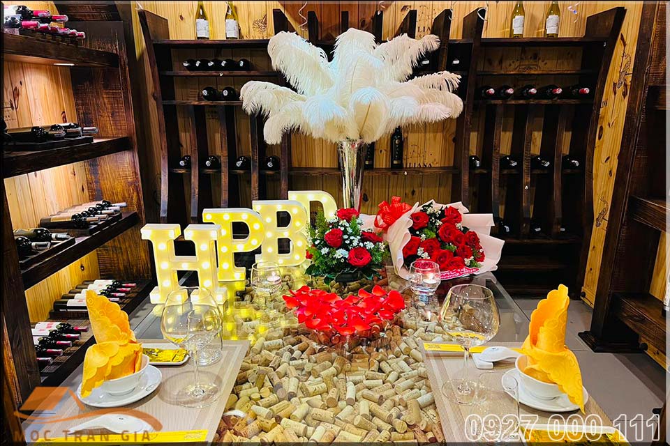 Nhà hàng hầm rượu Cheer House