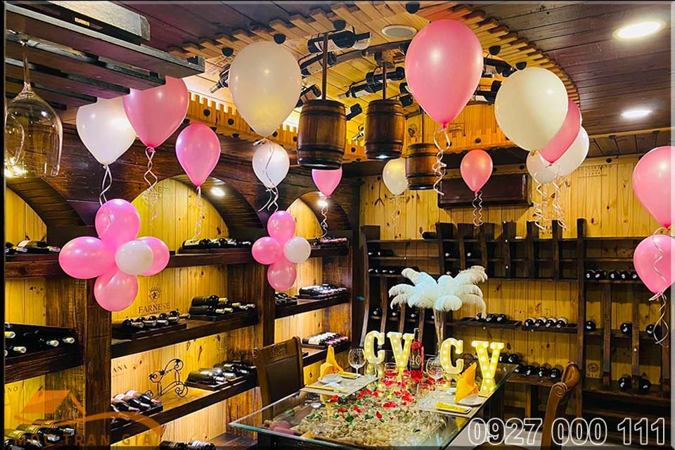 Nhà hàng hầm rượu Cheer House