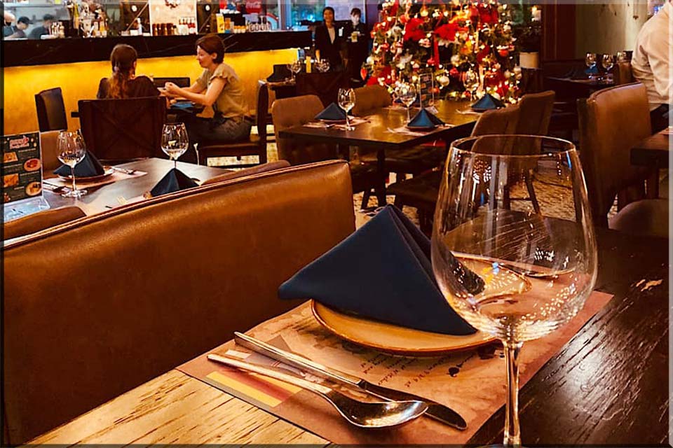 Nhà hàng rượu vang Kingscross Phú Mỹ Hưng