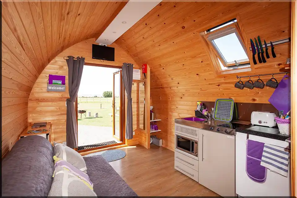 Thiết kế nhà gỗ nhỏ đẹp cho homestay: Sự kết hợp hoàn hảo giữa thiên nhiên và sự ấm cúng 11 Nội thất nhà gỗ nhỏ đẹp cho homestay