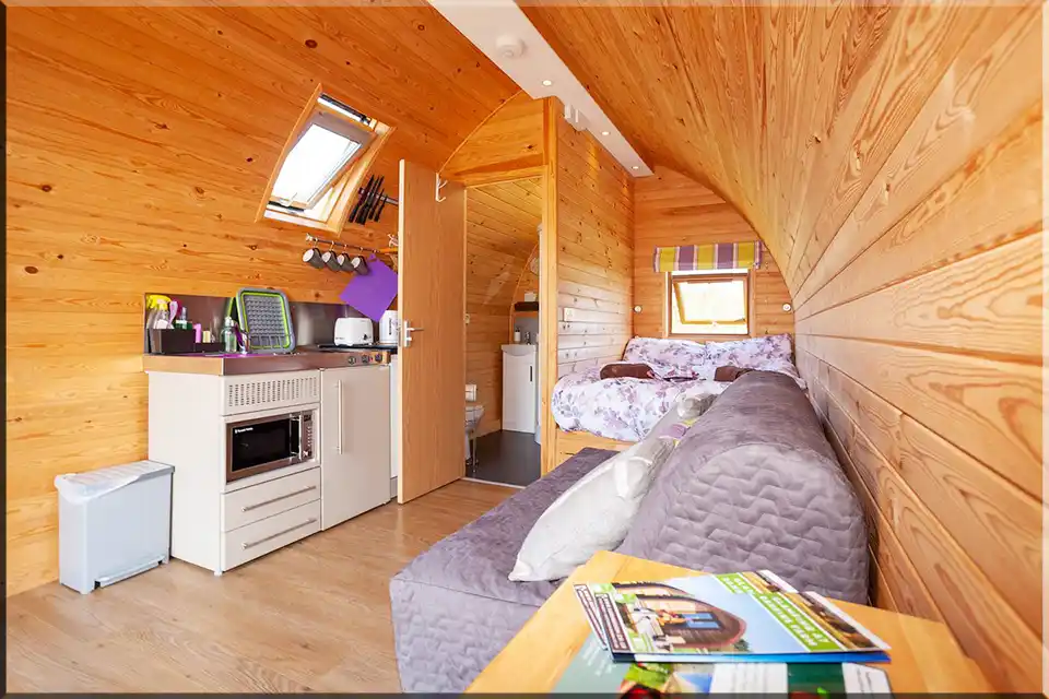 Thiết kế nhà gỗ nhỏ đẹp cho homestay: Sự kết hợp hoàn hảo giữa thiên nhiên và sự ấm cúng 10 Nội thất nhà gỗ nhỏ đẹp cho homestay