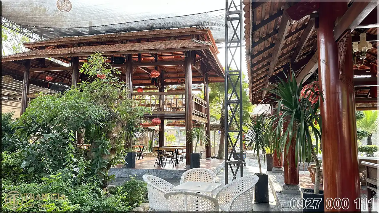Sân vườn nhà hàng Ngô Gia