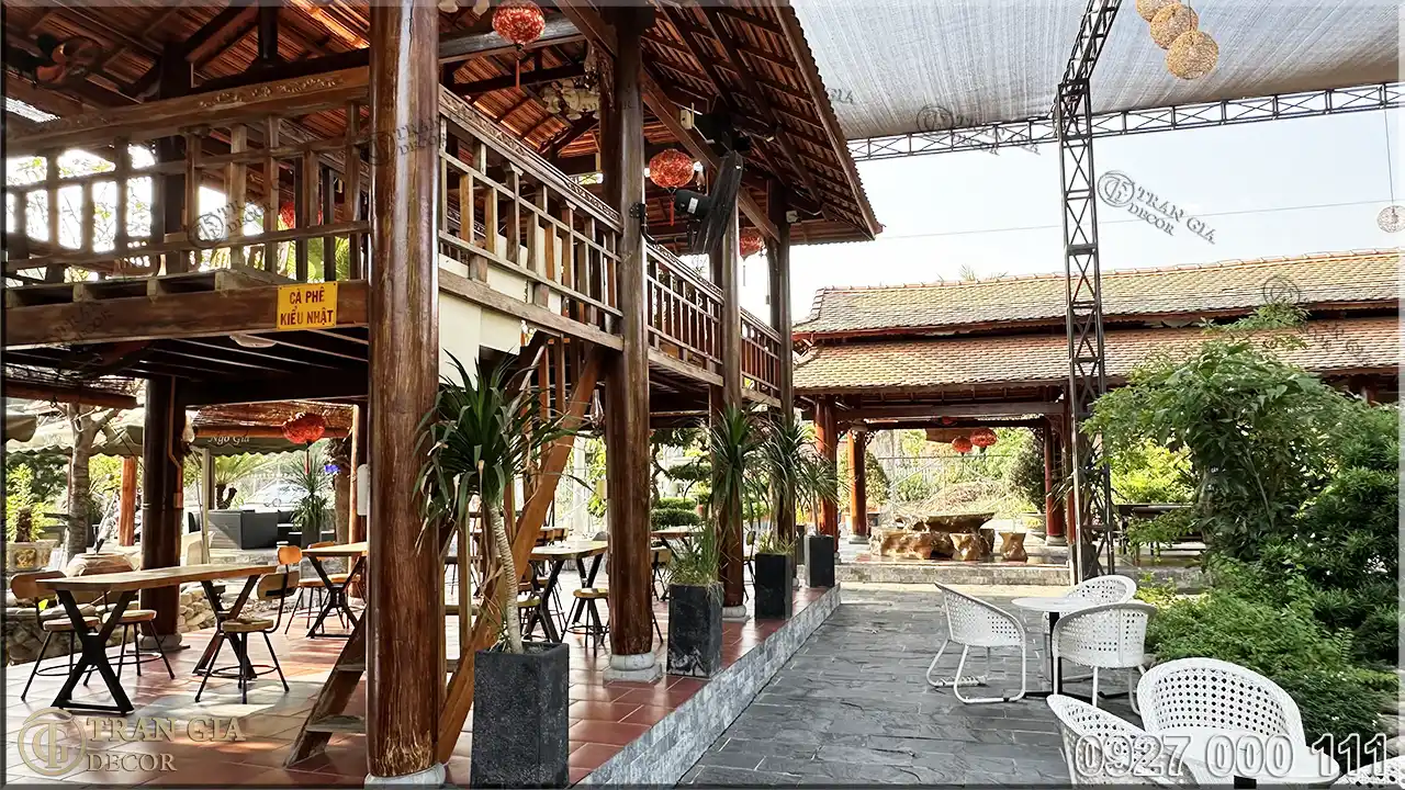 Sân vườn nhà hàng Ngô Gia