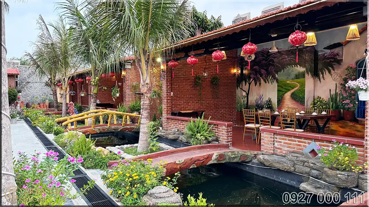 Sân vườn nhà hàng Ngô Gia